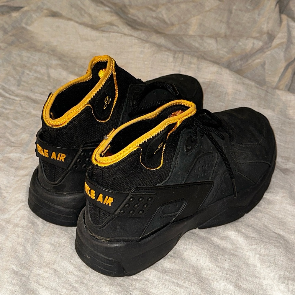 Nike ACG runners